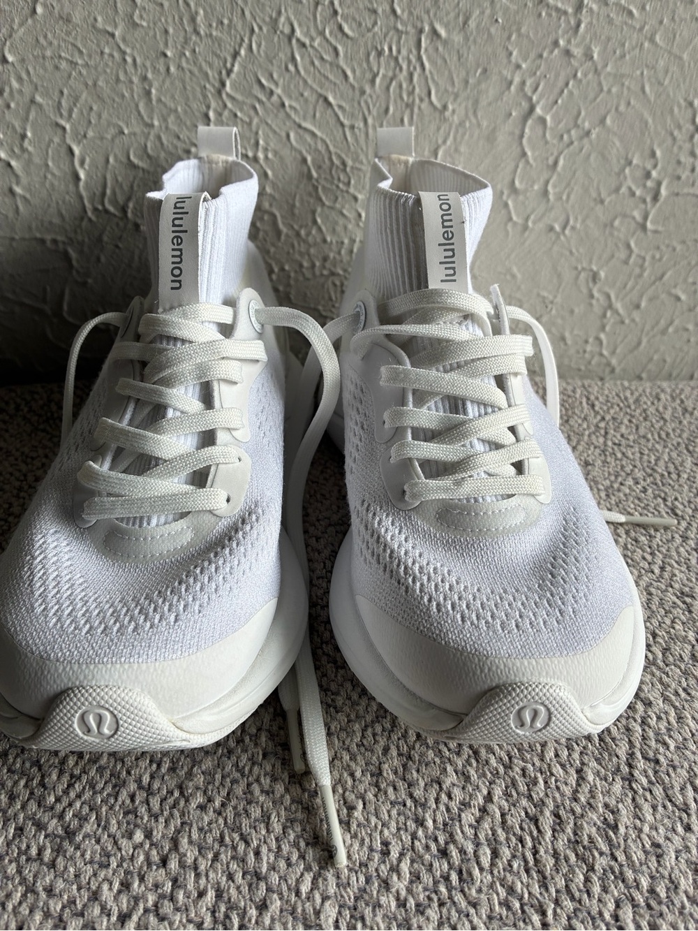 Lululemon Chargefeel
Workout Mid White Running
Shoes Women's.Sz 6